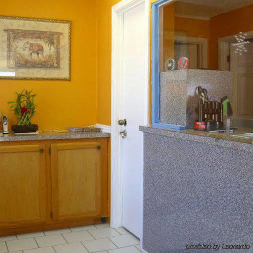 Economy Inn Ashdown Dalaman gambar